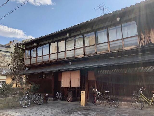 【京都】心を奪われる華麗な空間。大正ロマンなカフェバー「きんせ旅館」