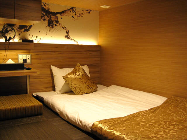 カプセルホテル以上 ビジネスホテル未満 キャビン型ホテルの新しいスタイル 大阪 18年4月25日 エキサイトニュース 10 11