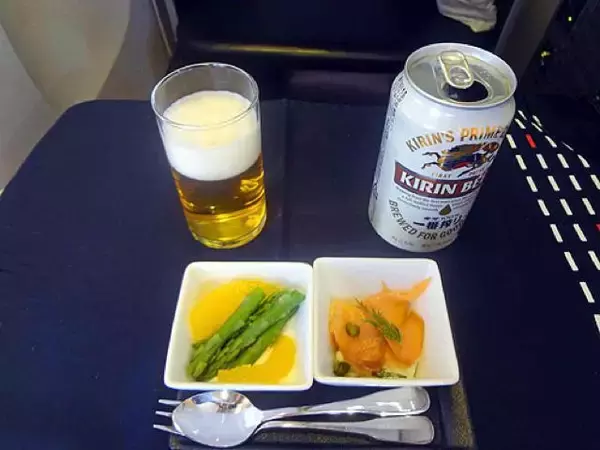 「機内食レポート。JAL（日本航空）「シカゴ～成田」ビジネスクラス」の画像