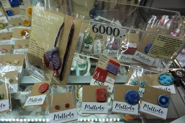 「お土産調達にローカルグルメも楽しめる、ブダペストの中央市場」の画像