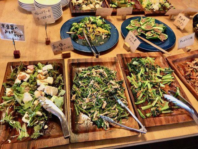 【京都】地元産野菜たっぷり！おばんざいビュッフェが楽しめる 「大原リバーサイドカフェ 来燐」