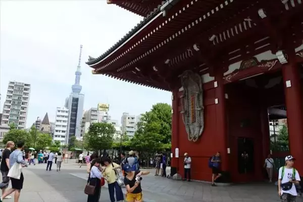 「【現地ルポ】外国人観光客に大人気の浅草寺、魅力再発見」の画像
