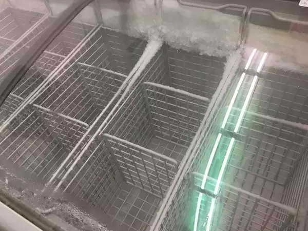 「伊良部島の下地スーパーでしか買えない限定「黒糖アイス」を買って食べてみた【宮古島旅行記１３】」の画像