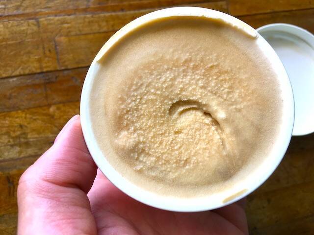 伊良部島の下地スーパーでしか買えない限定「黒糖アイス」を買って食べてみた【宮古島旅行記１３】