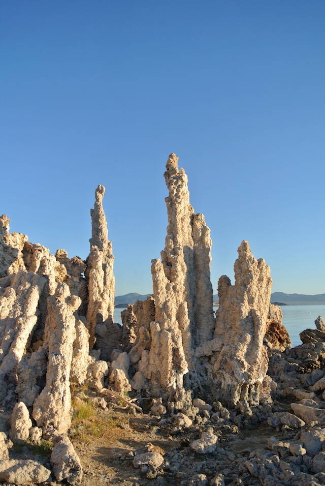 エヴァンゲリオンのワンシーンに登場？世界中からカメラマンが訪れる湖の正体