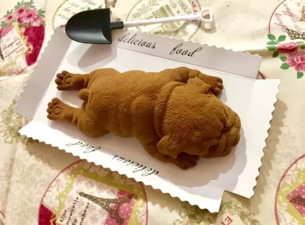 「【話題】台湾で可愛くて超絶リアルなワンコケーキを発見！」の画像