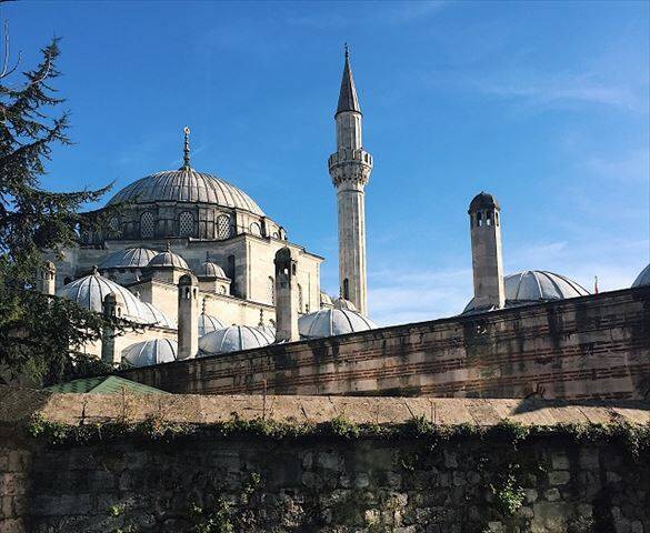 本当に心が静まるのは穴場のモスクだった。イスタンブール旧市街のモスク３選