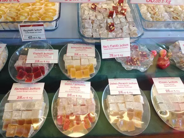 「トルコの名物土産ロクムを買うなら老舗「ハジュ・ベキル」で！」の画像