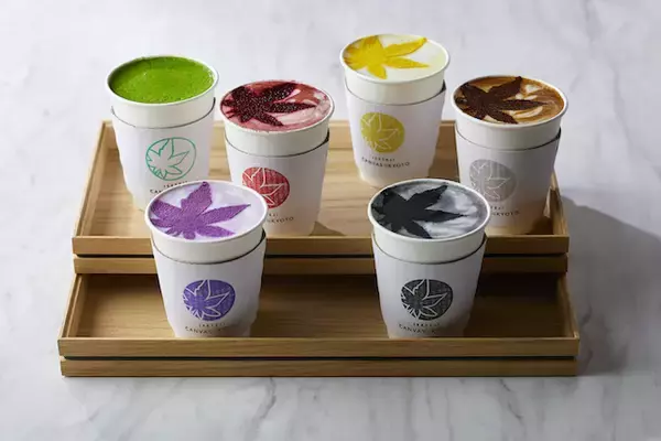 「京都・酬恩庵一休寺と紅葉を表現した、彩りラテとお団子型ドーナツでひと休みを。」の画像