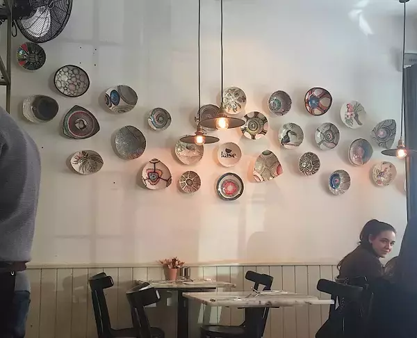 「イスタンブール新市街で見つけたおしゃれカフェ【２】青い外観が可愛いKase.no１６」の画像