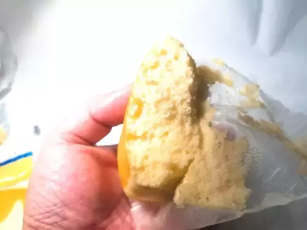 「山パンvsイオン「北海道チーズ蒸しケーキ」対決！うまいのはどっちだ」の画像