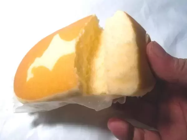 「山パンvsイオン「北海道チーズ蒸しケーキ」対決！うまいのはどっちだ」の画像