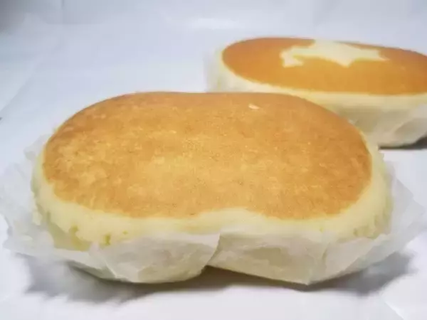 「山パンvsイオン「北海道チーズ蒸しケーキ」対決！うまいのはどっちだ」の画像