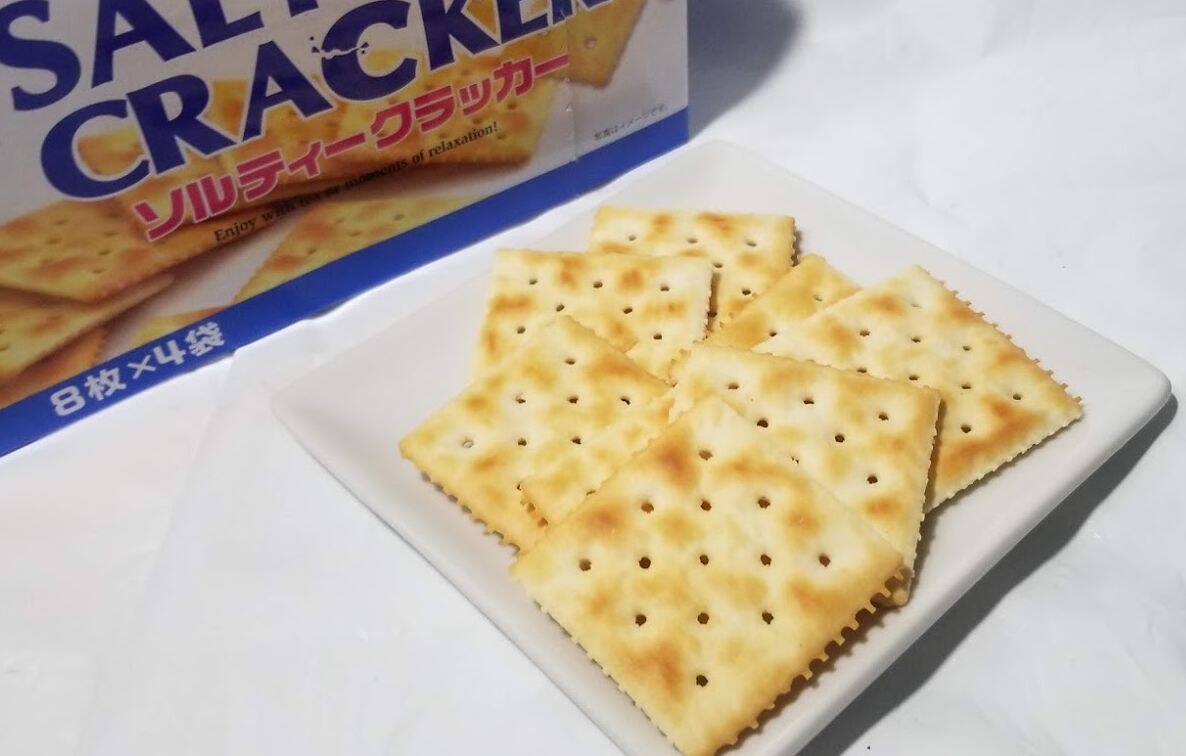 コスパ最強100円クラッカーでセレブ気分を満喫しよう！の巻【ローソンストア100】