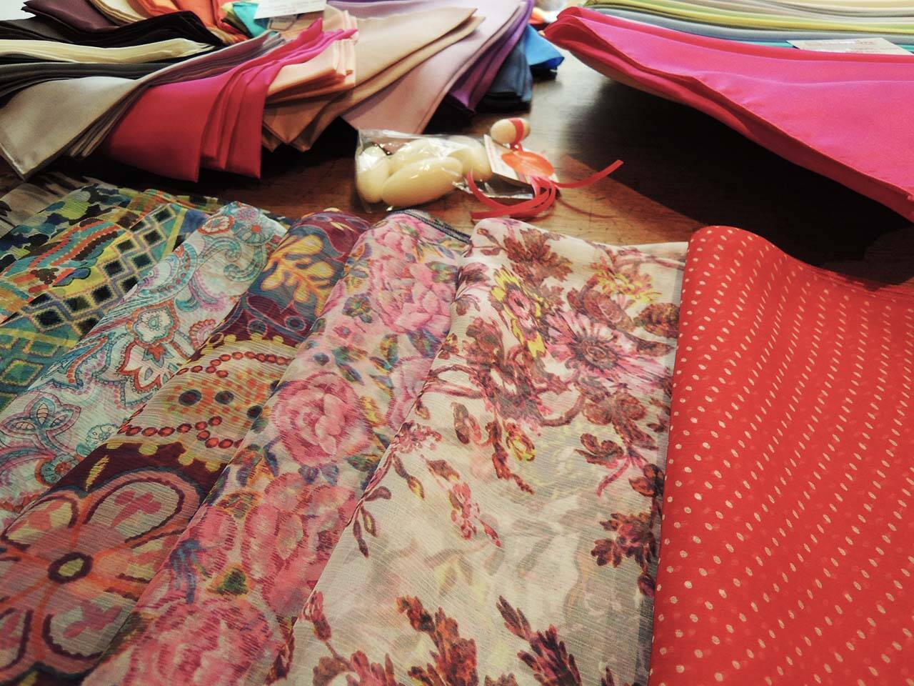 ベルサイユ宮殿にある調度品のシルクはほぼリヨン産！？リヨンシルクの魅力【フランス土産】