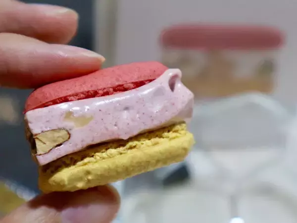 「台湾の可愛いお土産グルメ【３】小茶栽堂のカラフルなマカロンヌガー」の画像