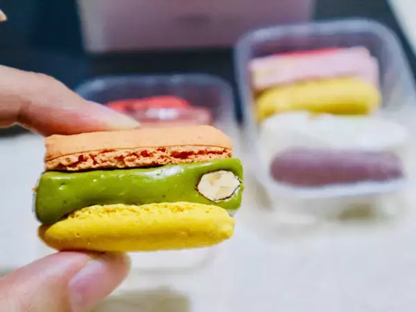 「台湾の可愛いお土産グルメ【３】小茶栽堂のカラフルなマカロンヌガー」の画像