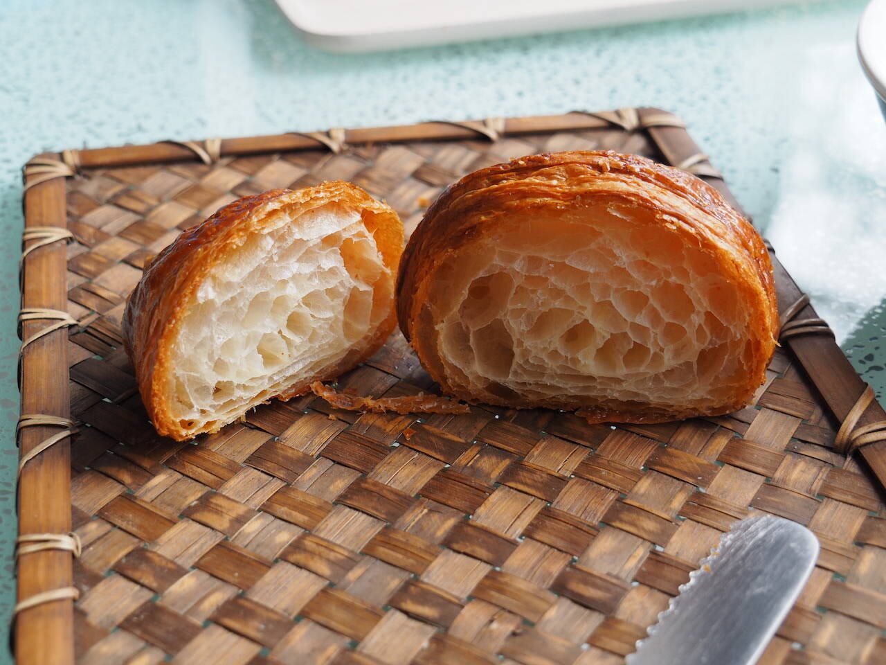 フランス産高級バター"エシレ"のクロワッサン３種類を食べ比べ！【東京丸の内 エシレ・メゾン デュ ブール】