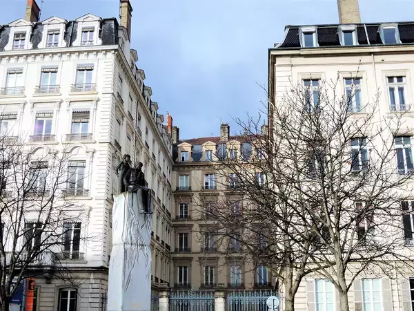 「【フランスのおすすめ土産】世界中で愛される「星の王子さま」関連グッズ」の画像