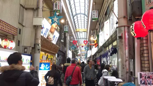 「【ベタな大阪観光】新世界で串かつと通天閣！ド派手な看板も見どころ」の画像