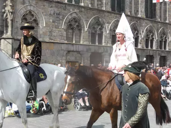 「３年に一度ベルギーが猫だらけになる！？イーペルの猫祭り【現地ルポ】」の画像