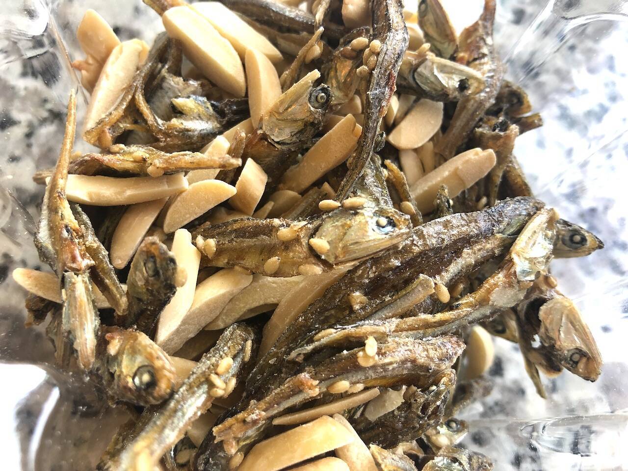 【成城石井】ポリポリ食べる手が止まらない「おさかなスナック コレクション」