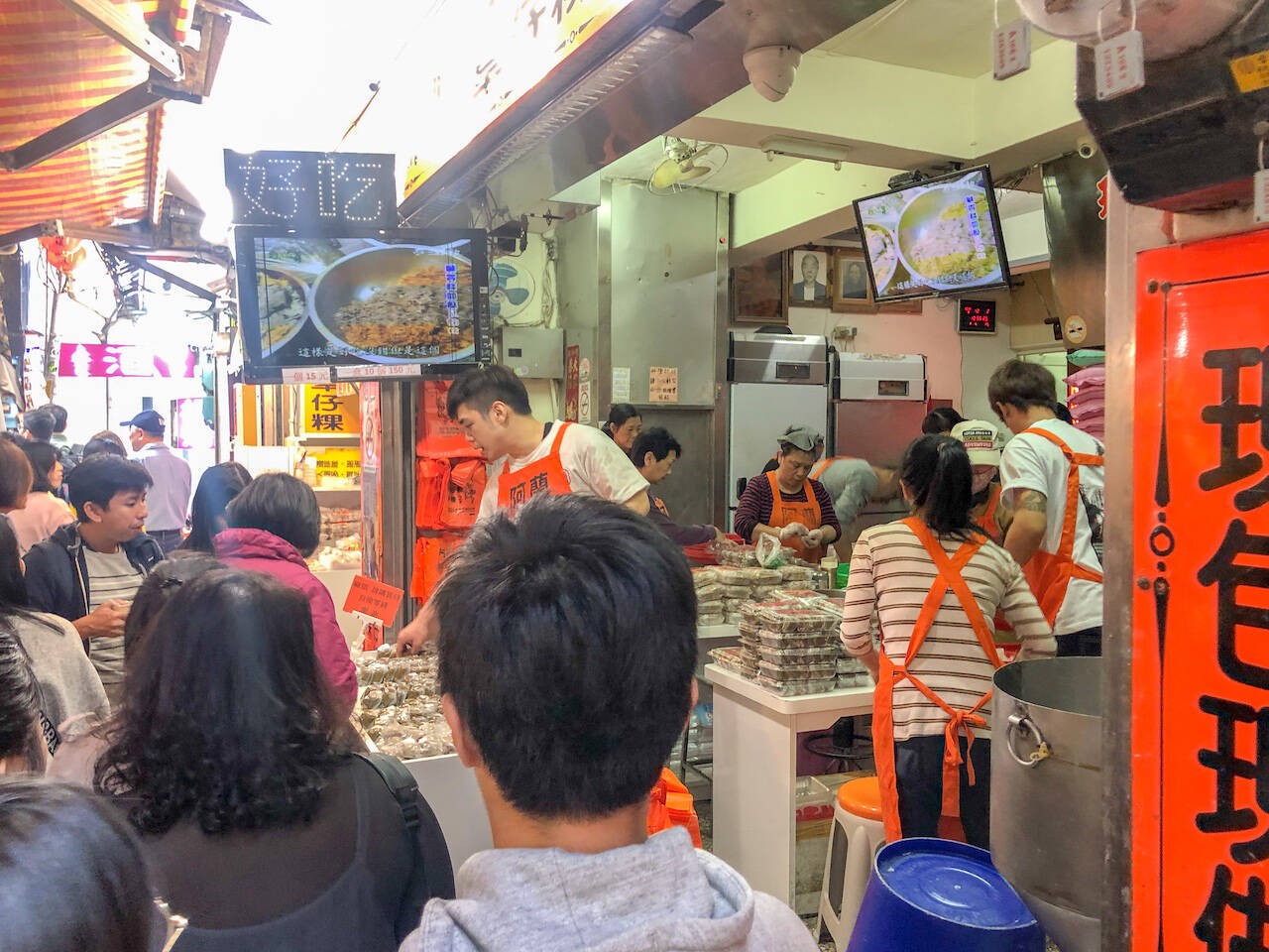 【台湾】九份・基山街で食べ歩きの定番！地元民に愛される「阿蘭草仔粿」の草餅とは