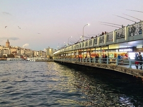 イスタンブール・ガラタ橋の名物B級グルメ「サバサンド」の知られざる名店「バルクチュ・トゥファン」