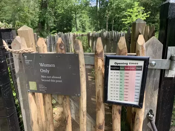 「【現地ルポ】池で泳げるロンドン最大の公園「ハムステッド・ヒース」って？」の画像