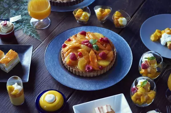 「パフェにプリンにタルトにケーキ！多彩なマンゴースイーツで南国にエスケープ」の画像