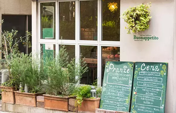 「イタリアンシェフ監修！パリッパリのりんご飴専門店が日曜限定でオープン」の画像