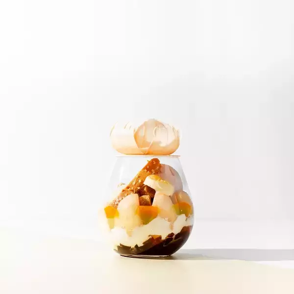 夏限定！桃のパフェ「パルフェフルーリー ペッシュ」【パスカル・ル・ガック】