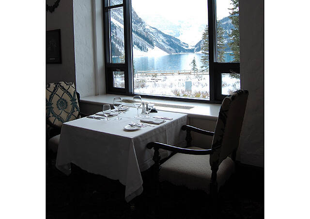 カナディアン・ロッキーで訪れたい「美しすぎる氷河湖」７選