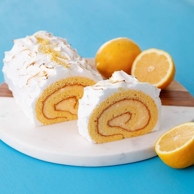 パティスリーキハチの夏のスイーツ！旬の桃たっぷりのベリーヌにロールケーキ