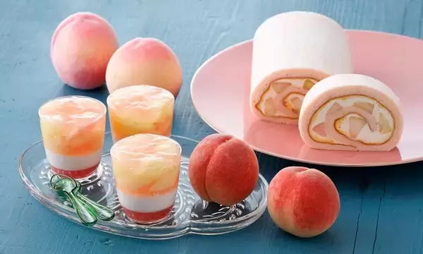 「パティスリーキハチの夏のスイーツ！旬の桃たっぷりのベリーヌにロールケーキ」の画像
