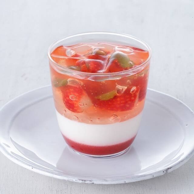 パティスリーキハチの夏のスイーツ！旬の桃たっぷりのベリーヌにロールケーキ