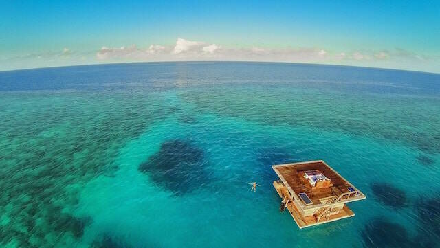 一生に一度は行きたい！海中に客室がある海外の絶景ホテル