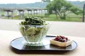 静岡茶を使ったかき氷「茶氷」を３０店舗が提案！【vol.２５：蓬莱橋８９７．４(やくなし)茶屋】