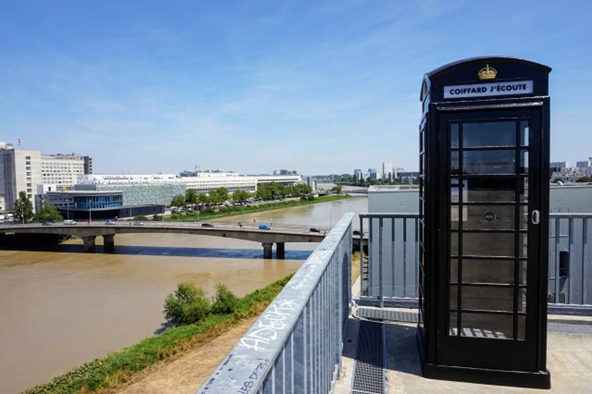 フランスにある 無料で文学作品を聴ける電話ボックス って 何 19年9月1日 エキサイトニュース