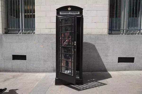 「フランスにある「無料で文学作品を聴ける電話ボックス」って、何!?」の画像