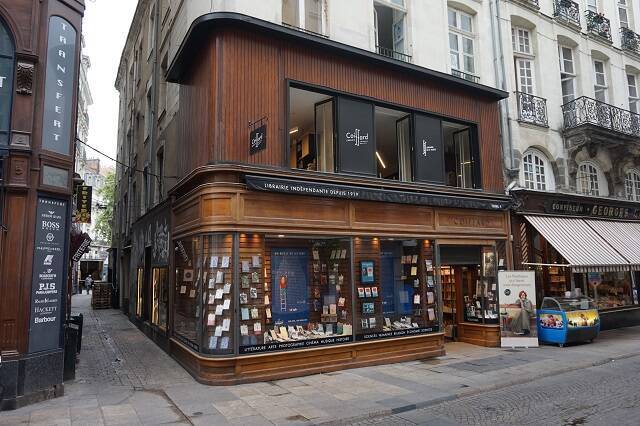 フランスにある「無料で文学作品を聴ける電話ボックス」って、何!?