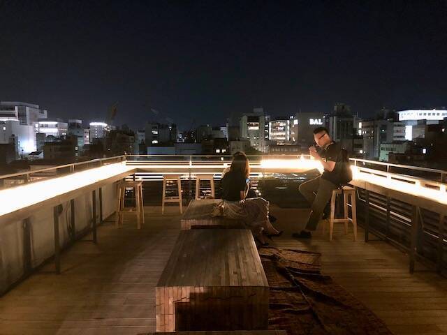 これぞ大人の秘密基地！鴨川を一望できるルーフトップバー「サワーガーデン」を現地ルポ【京都】