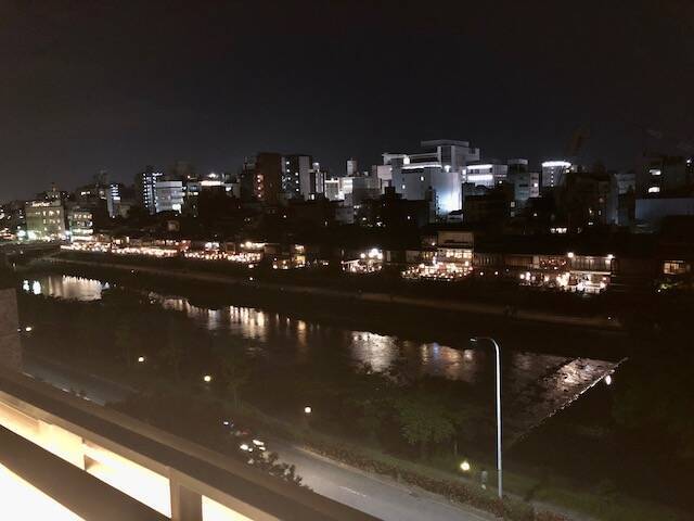 これぞ大人の秘密基地！鴨川を一望できるルーフトップバー「サワーガーデン」を現地ルポ【京都】