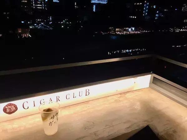 「これぞ大人の秘密基地！鴨川を一望できるルーフトップバー「サワーガーデン」を現地ルポ【京都】」の画像