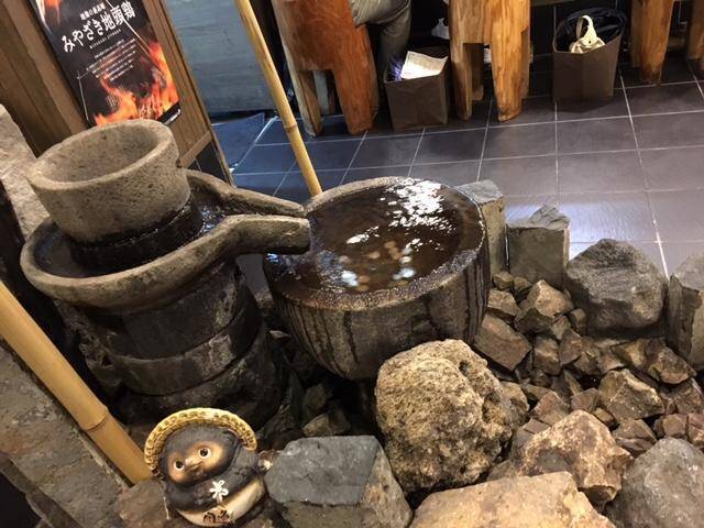 炭火で豪快に焼いたコリコリで美味しい宮崎地鶏が食べられる「ぐんけい隠蔵」