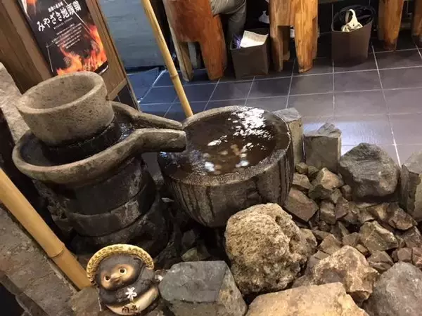 「炭火で豪快に焼いたコリコリで美味しい宮崎地鶏が食べられる「ぐんけい隠蔵」」の画像