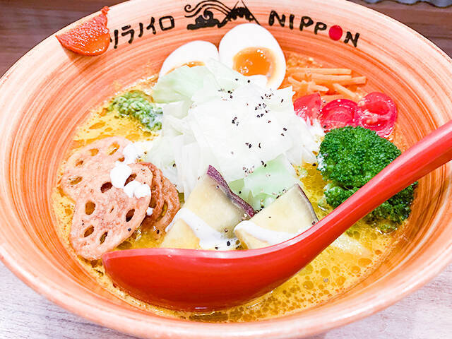 【外国人に人気のラーメン屋を調査！vol.4】ミシュランにも載った「ソラノイロ・NIPPON」のベジラーメンを実食ルポ（東京駅）