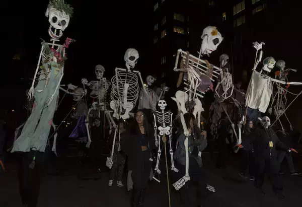 「ニューヨークのハロウィンって、実際には何をやるの？どんな感じ？」の画像