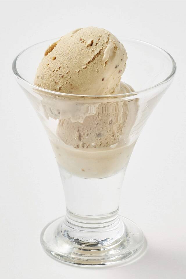 “にっこり梨”をのせた王冠パフェ！ジョナサンで梨と栗のスイーツフェア開催