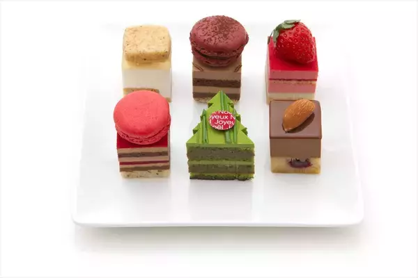 「パティスリー・サダハル・アオキ・パリでクリスマスのティータイムはいかが？」の画像